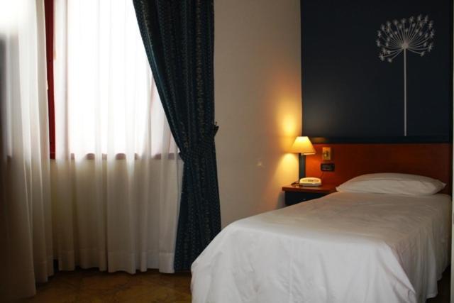 Domus Grand Hotel Ренде Екстер'єр фото