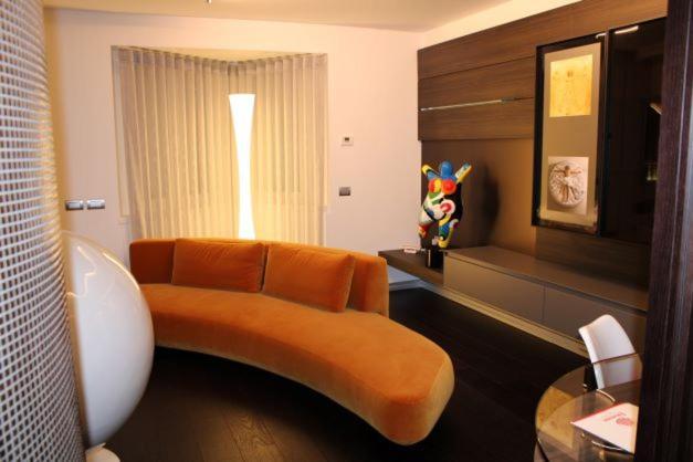 Domus Grand Hotel Ренде Екстер'єр фото
