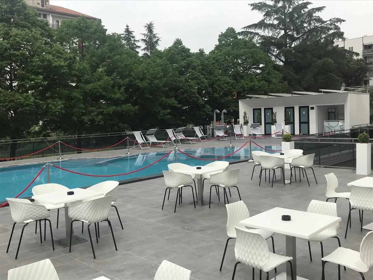 Domus Grand Hotel Ренде Екстер'єр фото