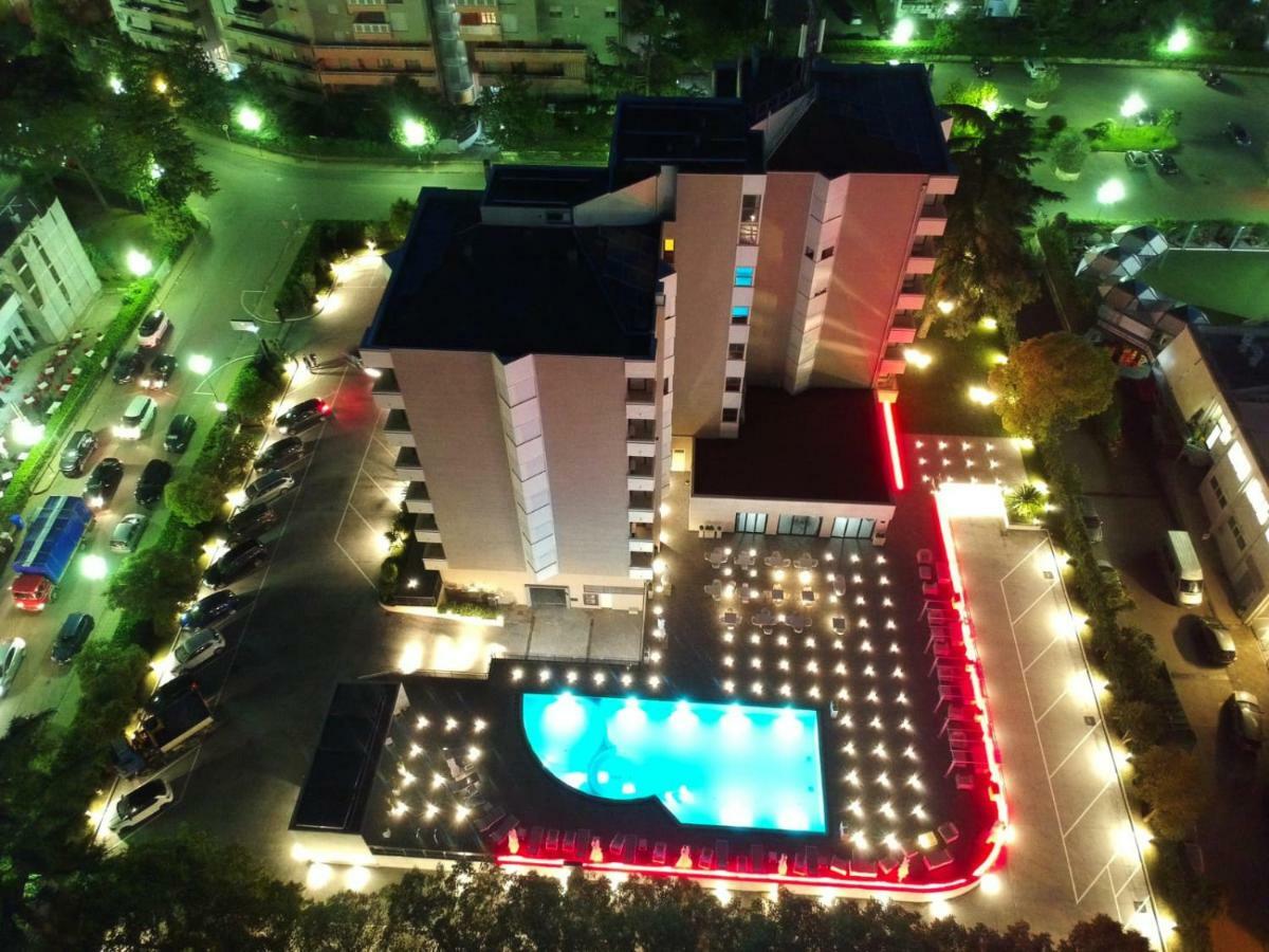Domus Grand Hotel Ренде Екстер'єр фото
